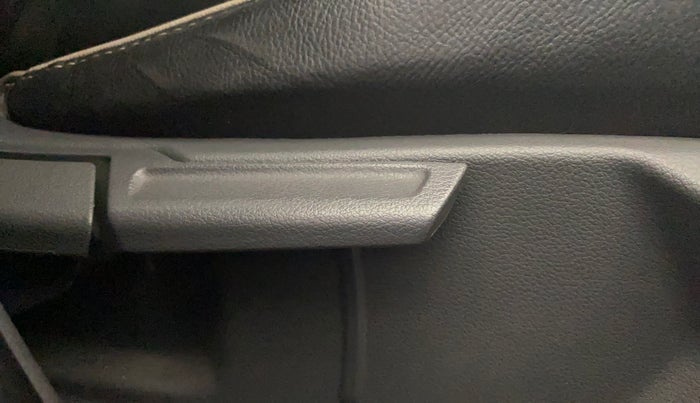 2022 Hyundai AURA SX 1.2 CNG, CNG, Manual, 1,21,511 km, Driver Side Adjustment Panel