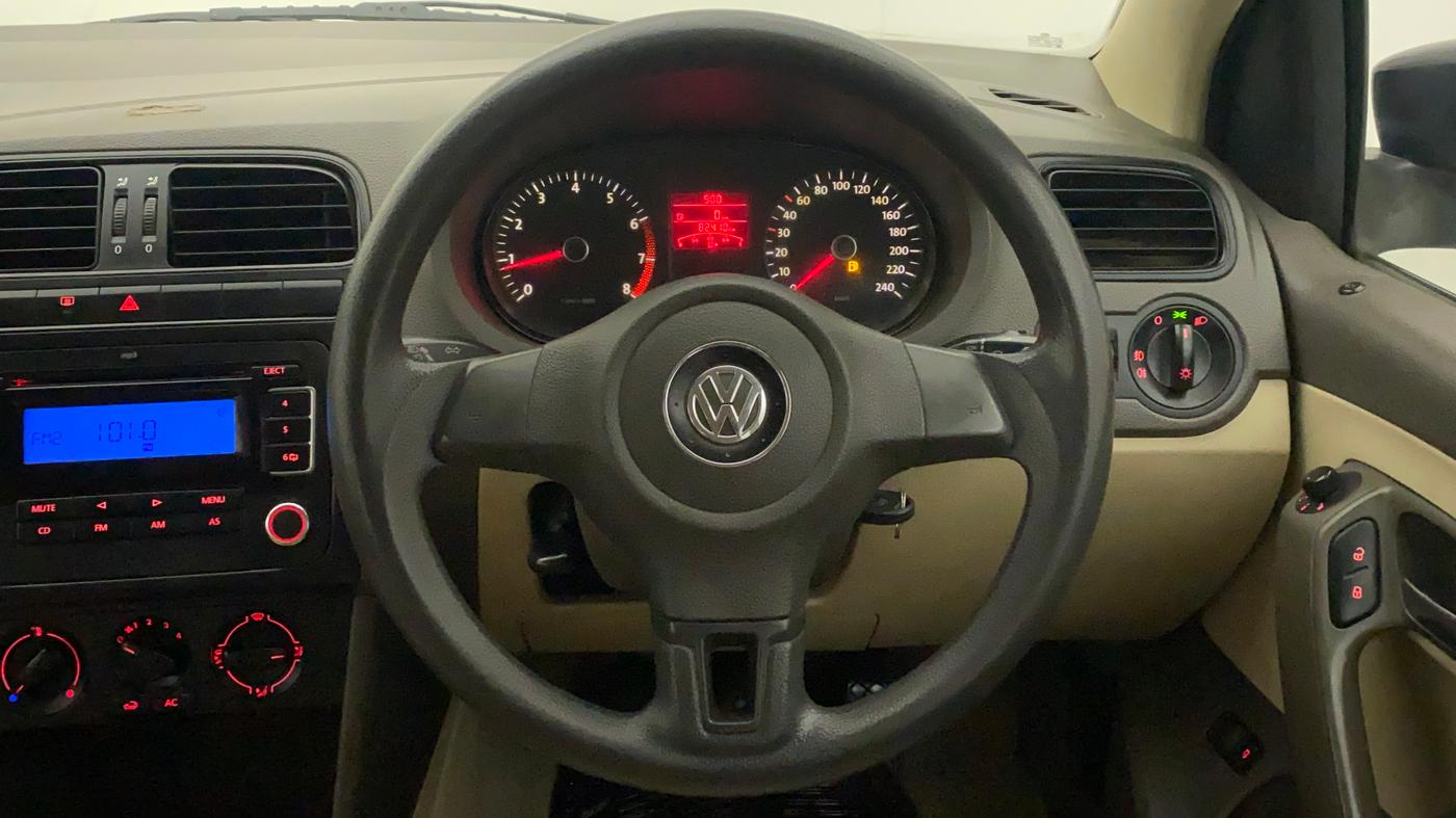 2012 Volkswagen Vento COMFORTLINE 1.6, Petrol, Manual, 82,410 km, Steering Wheel Close Up