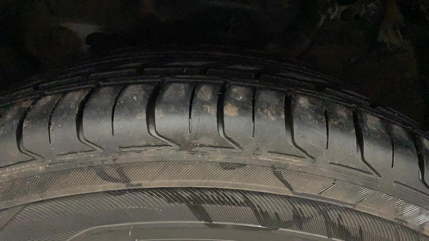 2017 Hyundai Creta SX PLUS AT 1.6 PETROL, Petrol, Automatic, 72,957 km, Left Front Tyre Tread