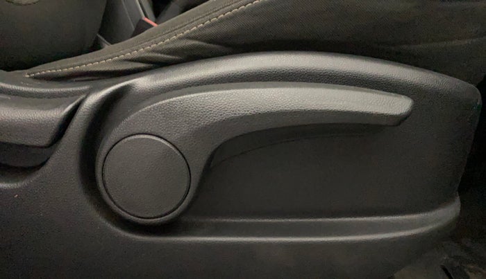 2017 Hyundai Creta SX PLUS AT 1.6 PETROL, Petrol, Automatic, 72,957 km, Driver Side Adjustment Panel