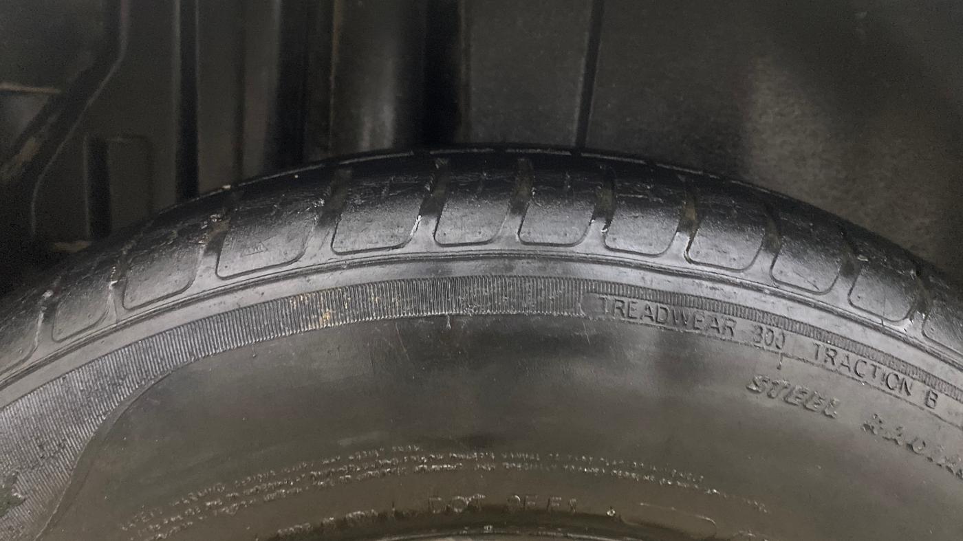 2013 Maruti Swift VXI, Petrol, Manual, 1,25,352 km, Right Rear Tyre Tread