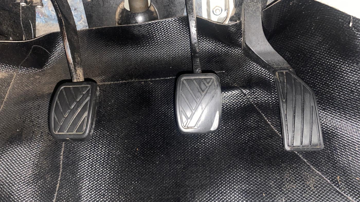2013 Maruti Swift VXI, Petrol, Manual, 1,25,352 km, Pedals