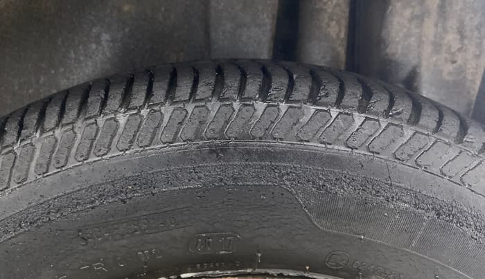 2013 Maruti Swift VXI, Petrol, Manual, 1,25,352 km, Left Rear Tyre Tread