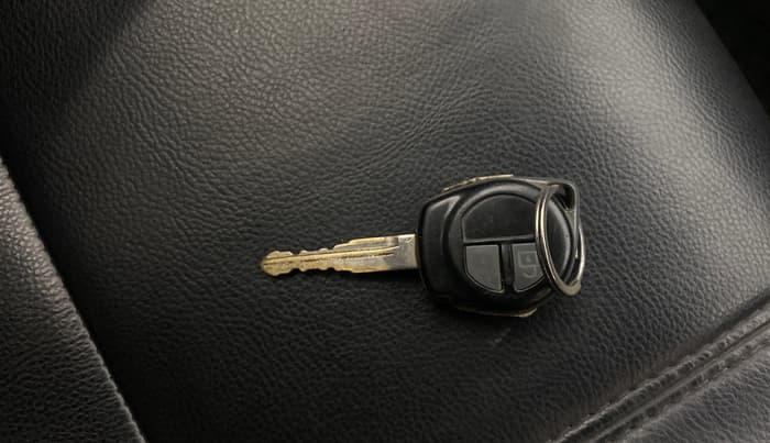 2013 Maruti Swift VXI, Petrol, Manual, 1,25,352 km, Key Close Up