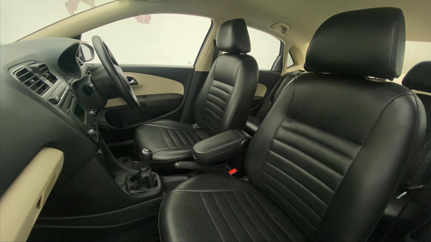 2017 Skoda Rapid AMBITION 1.6 MPI MT, Petrol, Manual, 25,124 km, Right Side Front Door Cabin
