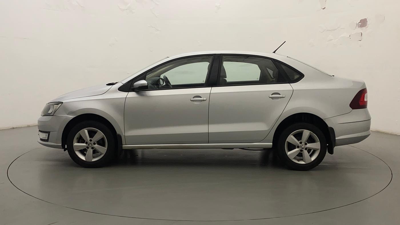 2017 Skoda Rapid AMBITION 1.6 MPI MT, Petrol, Manual, 25,124 km, Left Side
