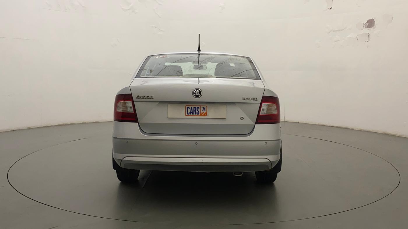 2017 Skoda Rapid AMBITION 1.6 MPI MT, Petrol, Manual, 25,124 km, Back/Rear