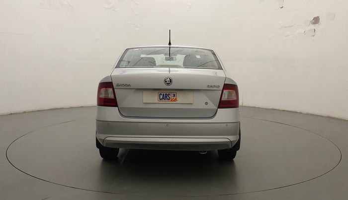 2017 Skoda Rapid AMBITION 1.6 MPI MT, Petrol, Manual, 25,124 km, Back/Rear