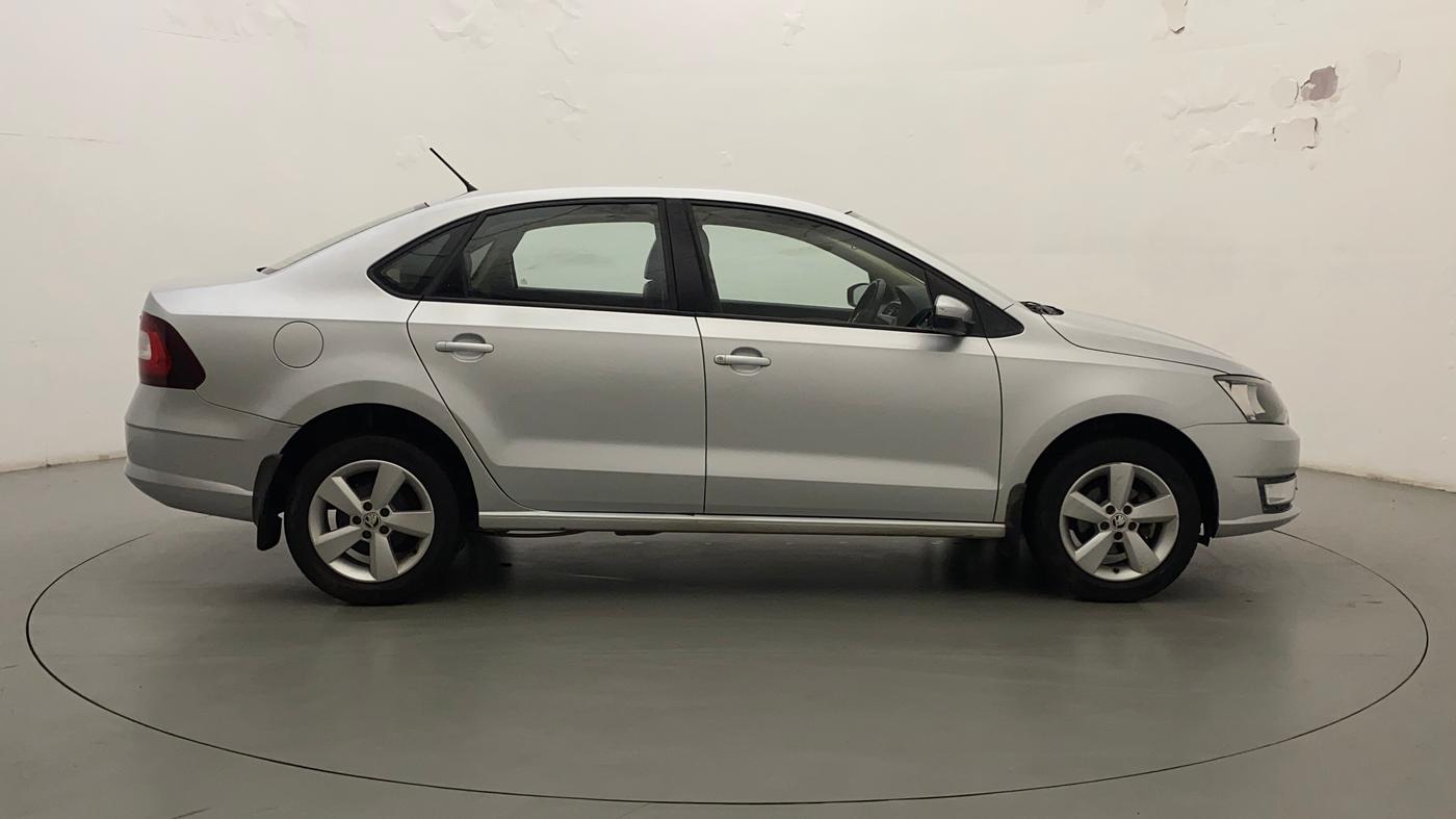 2017 Skoda Rapid AMBITION 1.6 MPI MT, Petrol, Manual, 25,124 km, Right Side