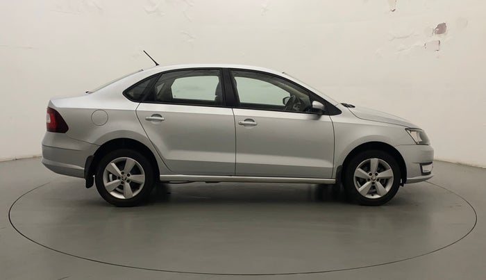 2017 Skoda Rapid AMBITION 1.6 MPI MT, Petrol, Manual, 25,124 km, Right Side