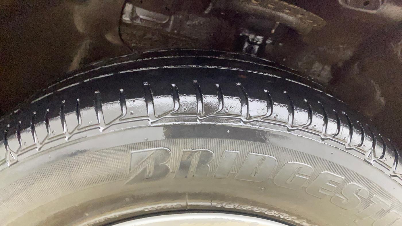 2017 Hyundai Elite i20 MAGNA 1.2, Petrol, Manual, 69,241 km, Left Front Tyre Tread