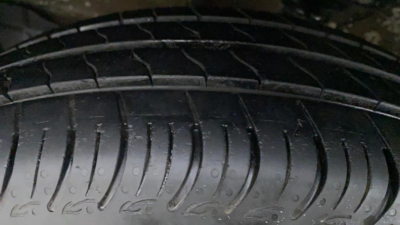 2020 Maruti S PRESSO VXI CNG, CNG, Manual, 30,516 km, Left Rear Tyre Tread