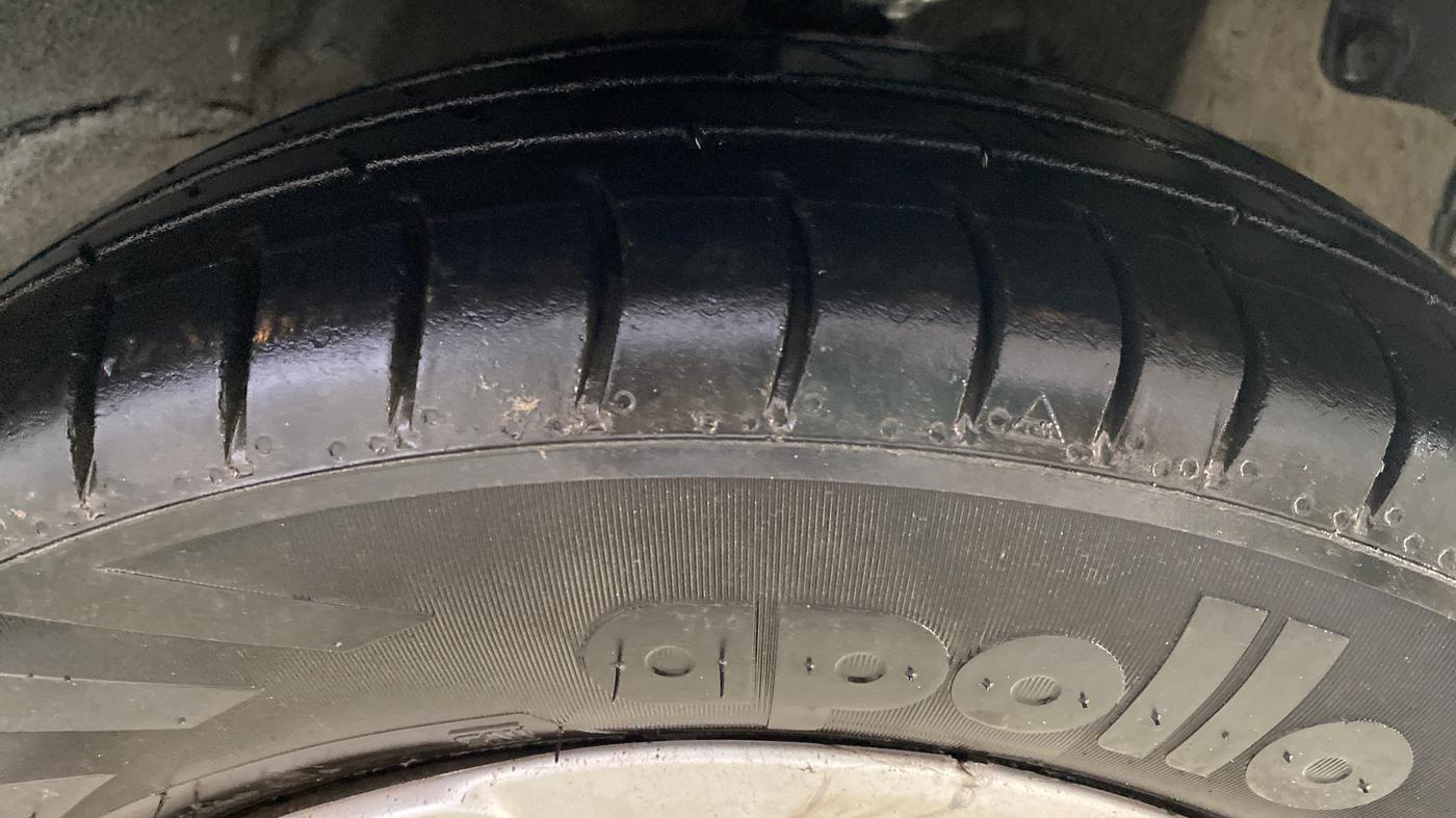 2014 Hyundai Eon MAGNA +, Petrol, Manual, 46,291 km, Right Front Tyre Tread
