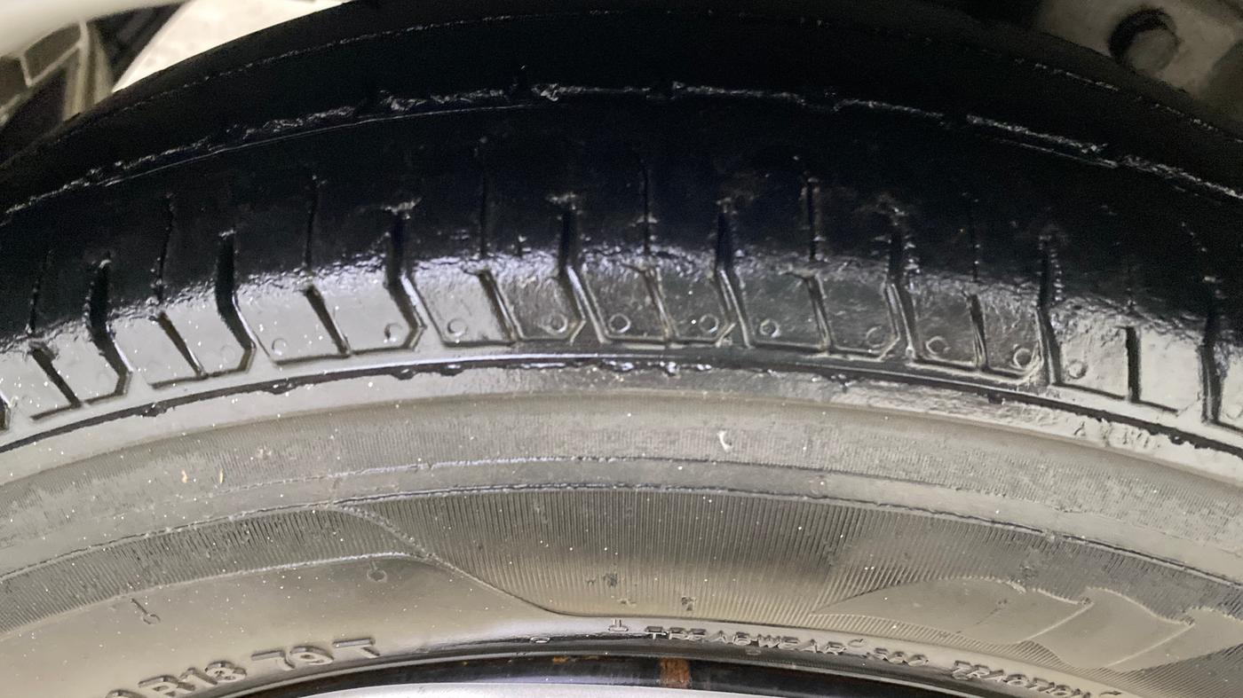 2014 Hyundai Eon MAGNA +, Petrol, Manual, 46,291 km, Right Rear Tyre Tread
