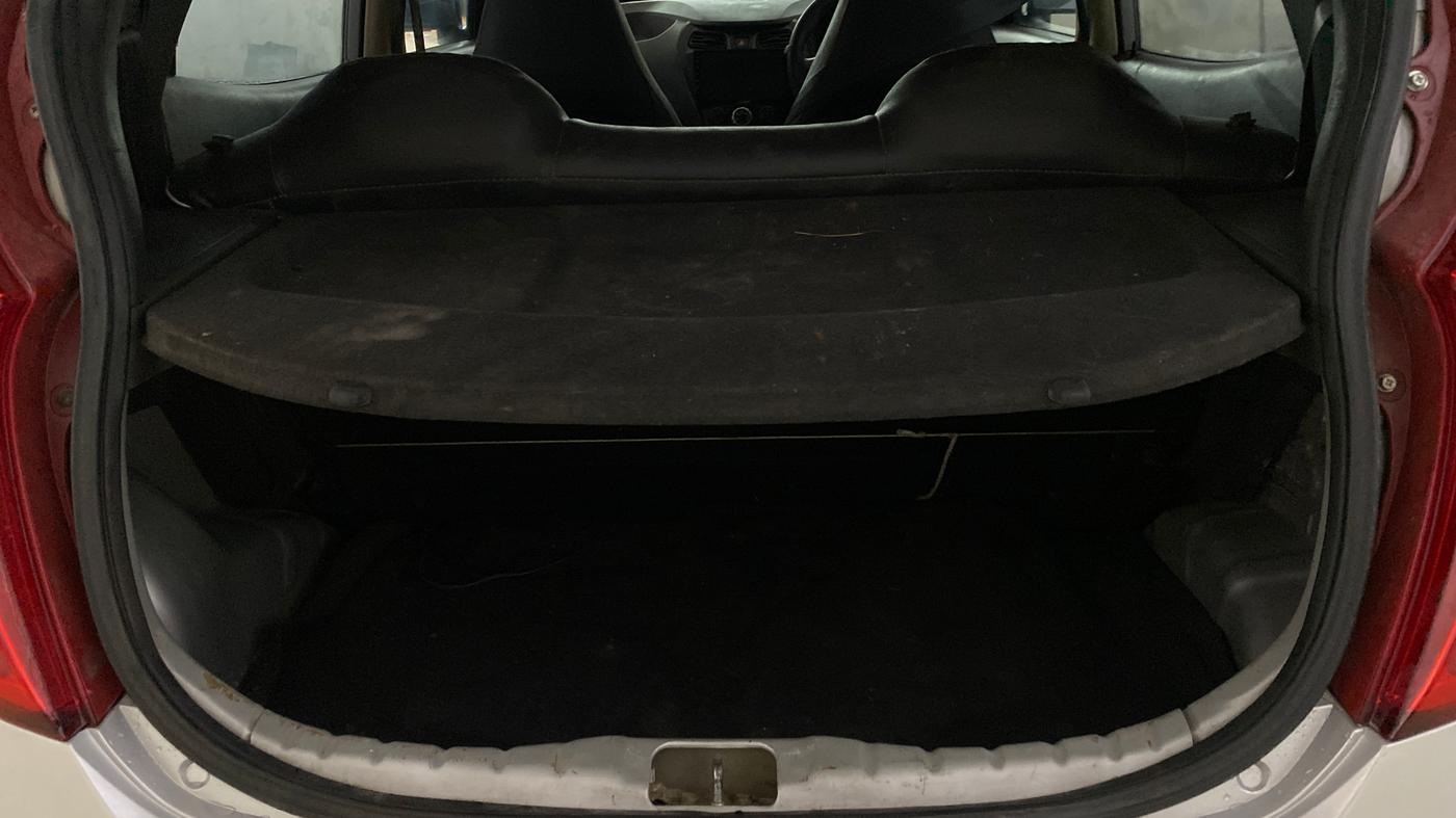 2014 Hyundai Eon MAGNA +, Petrol, Manual, 46,291 km, Boot Inside