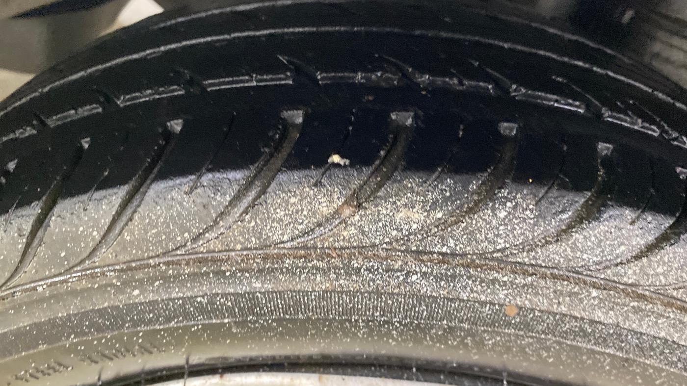 2014 Hyundai Eon MAGNA +, Petrol, Manual, 46,291 km, Left Rear Tyre Tread