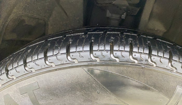 2018 Datsun Redi Go A, Petrol, Manual, 27,026 km, Right Front Tyre Tread