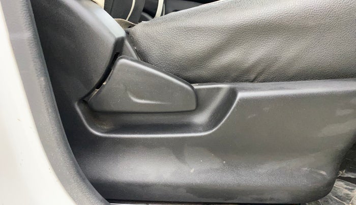 2018 Datsun Redi Go A, Petrol, Manual, 27,026 km, Driver Side Adjustment Panel