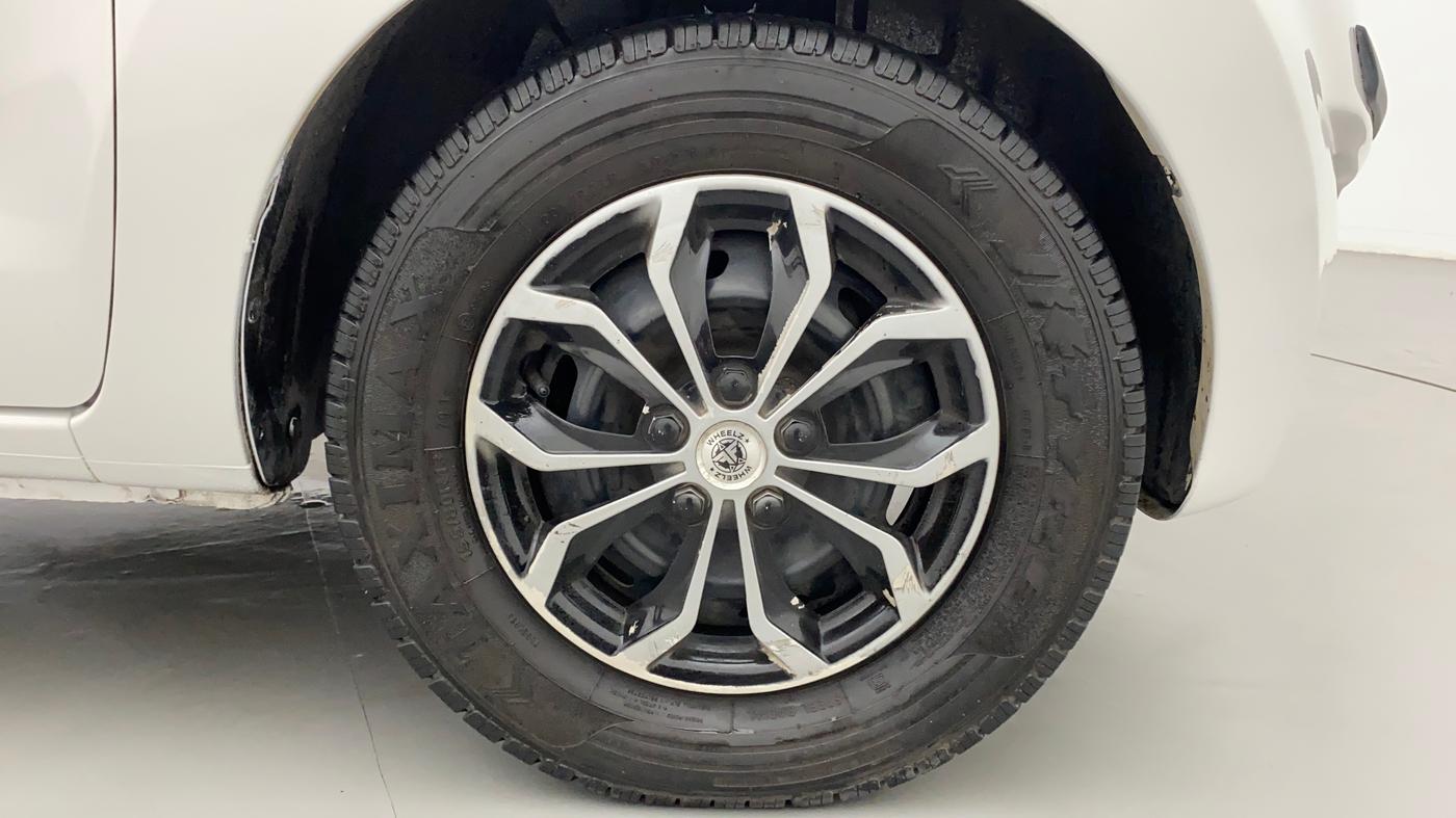 2017 Datsun Redi Go S 1.0, Petrol, Manual, 1,09,680 km, Right Front Wheel