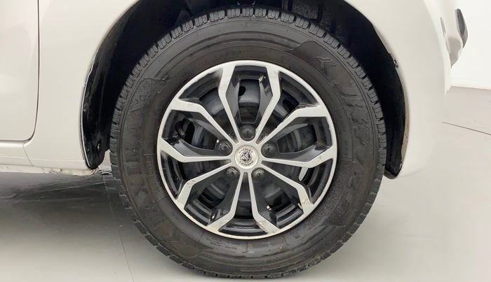 2017 Datsun Redi Go S 1.0, Petrol, Manual, 1,09,680 km, Right Front Wheel