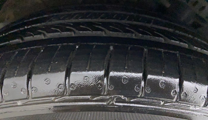 2021 Skoda Rapid STYLE 1.0 AT, Petrol, Automatic, 25,579 km, Right Rear Tyre Tread