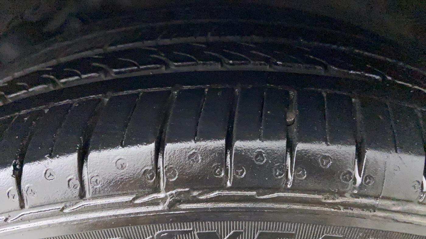 2021 Skoda Rapid STYLE 1.0 AT, Petrol, Automatic, 25,579 km, Left Front Tyre Tread