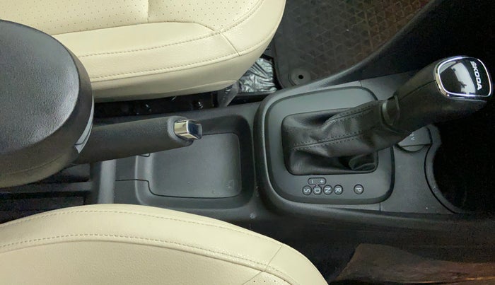 2021 Skoda Rapid STYLE 1.0 AT, Petrol, Automatic, 25,579 km, Gear Lever