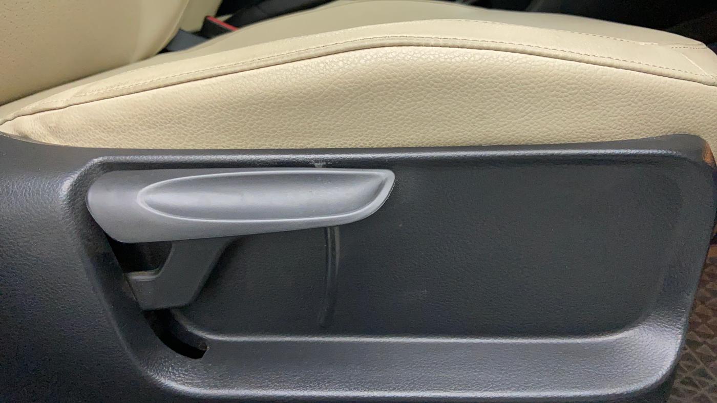 2021 Skoda Rapid STYLE 1.0 AT, Petrol, Automatic, 25,579 km, Driver Side Adjustment Panel