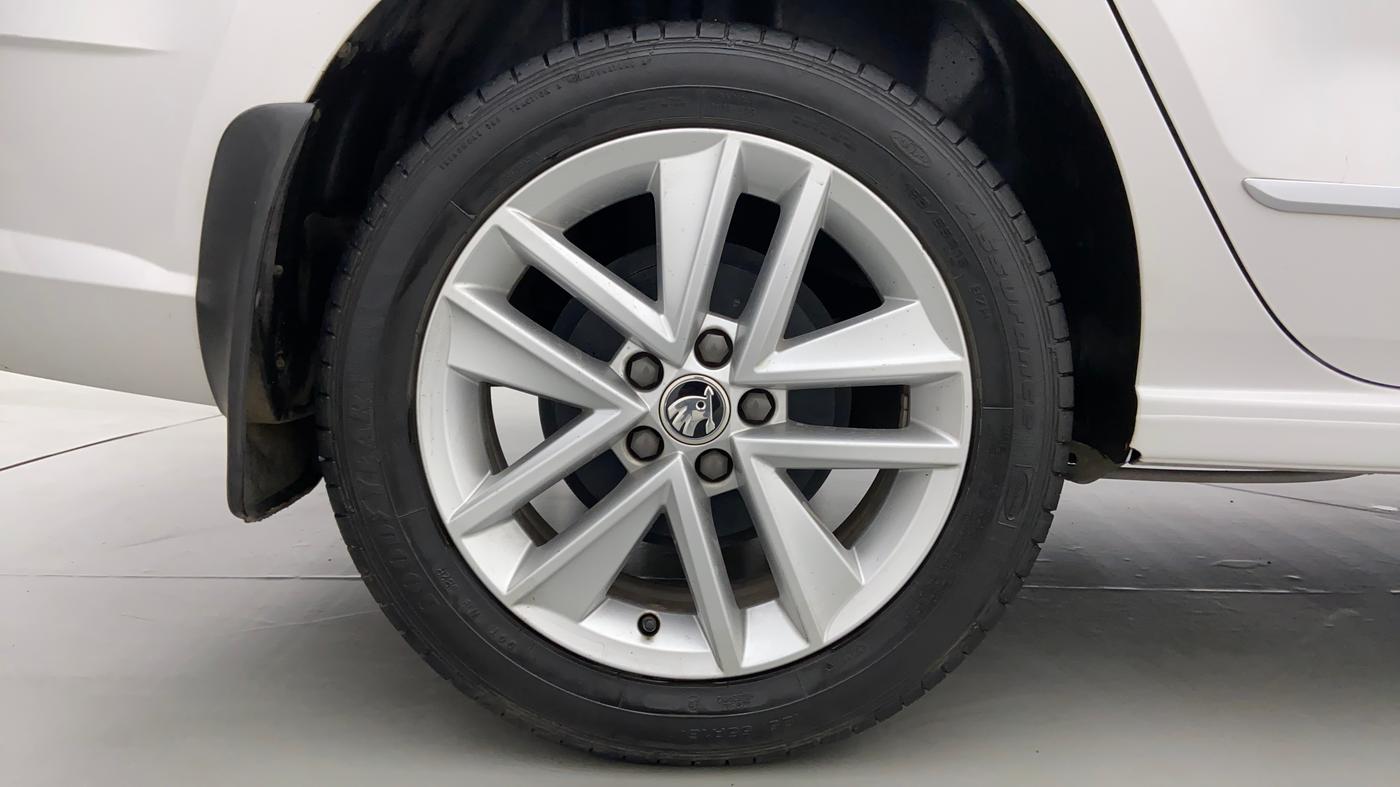2021 Skoda Rapid STYLE 1.0 AT, Petrol, Automatic, 25,579 km, Right Rear Wheel