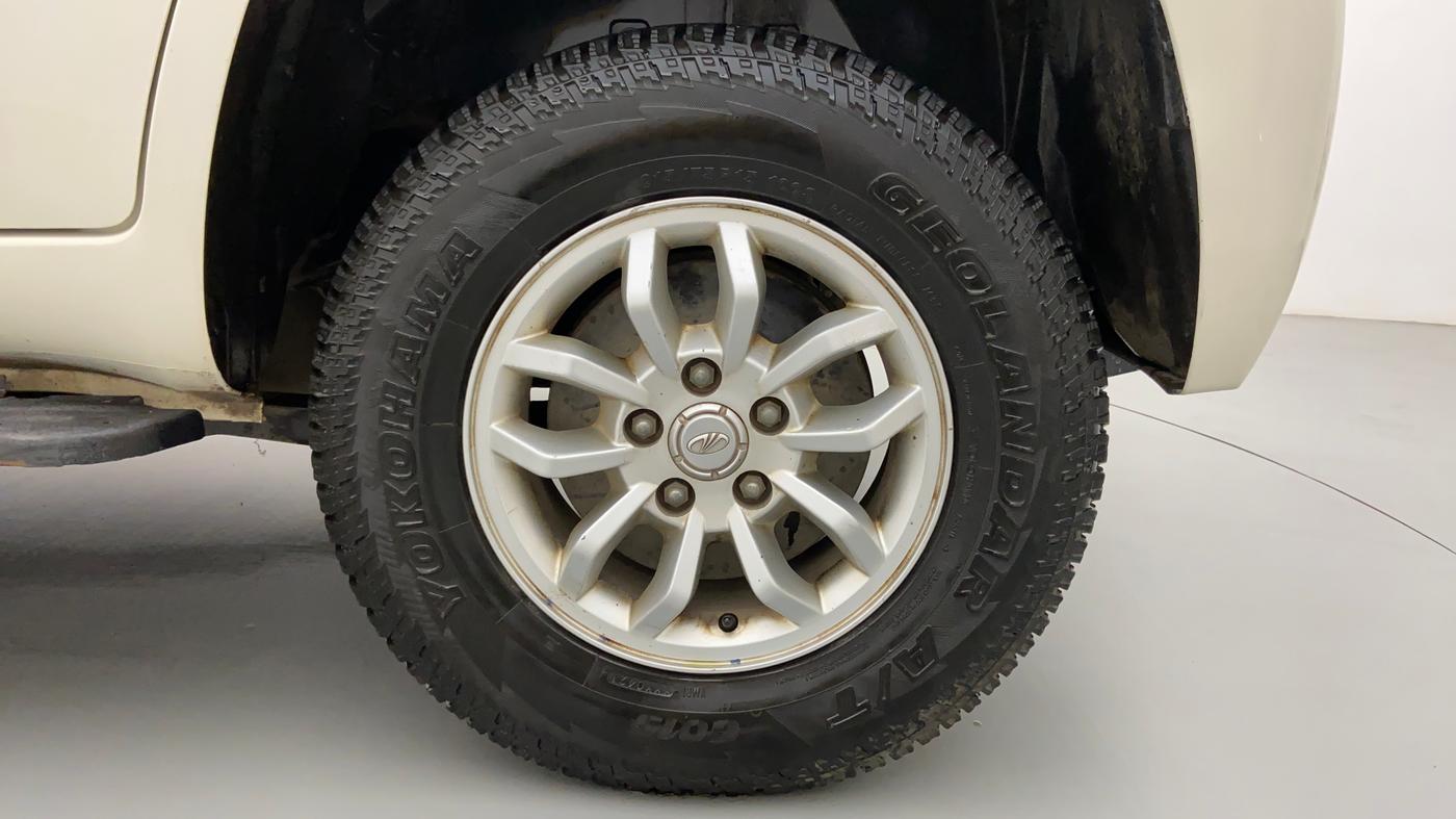 2017 Mahindra TUV300 T8, Diesel, Manual, 70,388 km, Left Rear Wheel