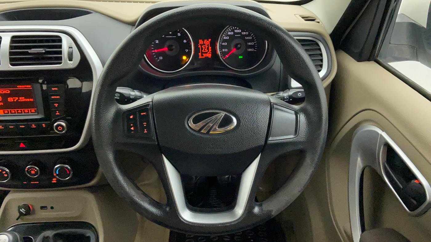 2017 Mahindra TUV300 T8, Diesel, Manual, 70,388 km, Steering Wheel Close Up