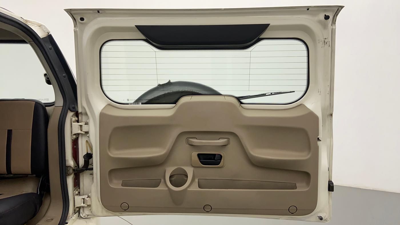 2017 Mahindra TUV300 T8, Diesel, Manual, 70,388 km, Boot Door Open