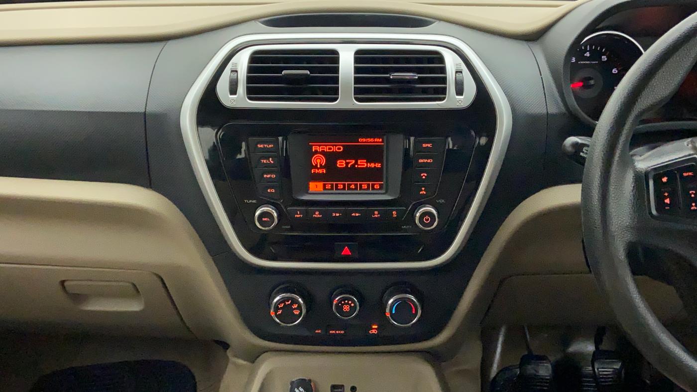 2017 Mahindra TUV300 T8, Diesel, Manual, 70,388 km, Air Conditioner