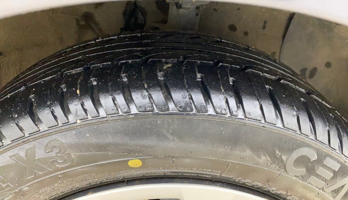 2015 Hyundai Grand i10 SPORTZ 1.2 KAPPA VTVT, Petrol, Manual, 60,052 km, Right Front Tyre Tread