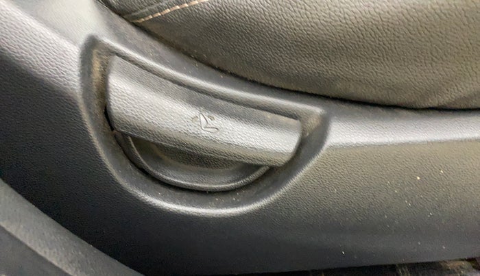 2015 Hyundai Grand i10 SPORTZ 1.2 KAPPA VTVT, Petrol, Manual, 60,052 km, Driver Side Adjustment Panel