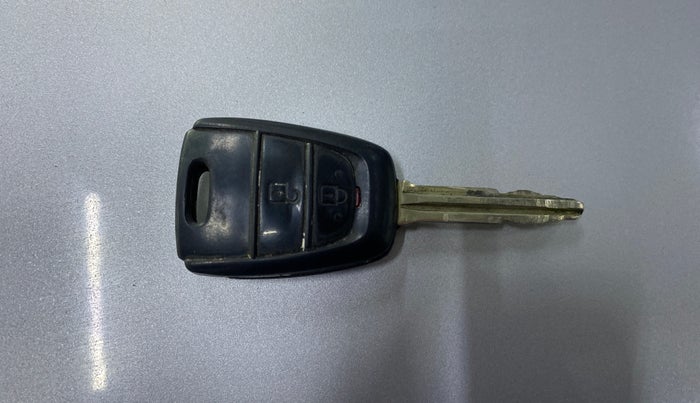 2017 Hyundai Grand i10 MAGNA 1.2 KAPPA VTVT, Petrol, Manual, 27,483 km, Key Close Up