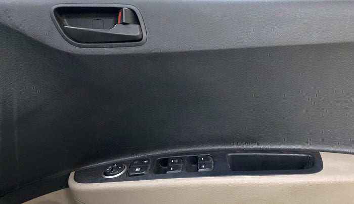 2017 Hyundai Grand i10 MAGNA 1.2 KAPPA VTVT, Petrol, Manual, 27,483 km, Driver Side Door Panels Control