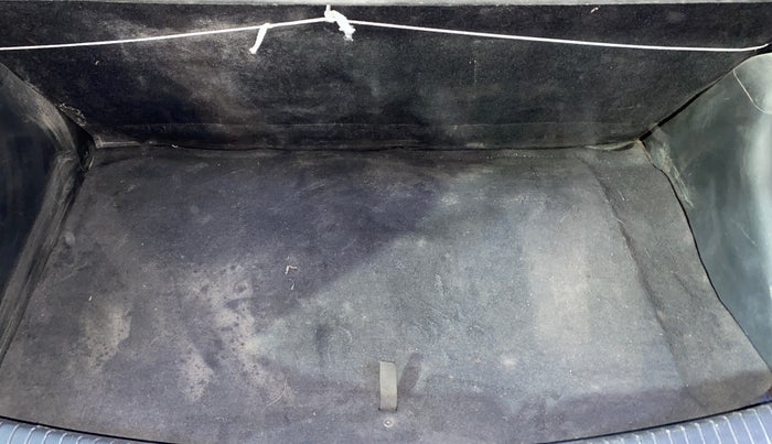 2017 Hyundai Grand i10 MAGNA 1.2 KAPPA VTVT, Petrol, Manual, 27,483 km, Boot Inside