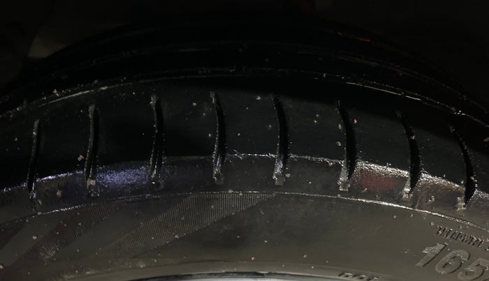 2017 Hyundai Grand i10 MAGNA 1.2 KAPPA VTVT, Petrol, Manual, 27,483 km, Left Front Tyre Tread