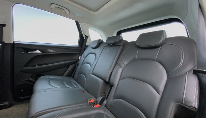 2019 MG HECTOR SHARP 2.0 DIESEL, Diesel, Manual, 39,475 km, Right Side Rear Door Cabin