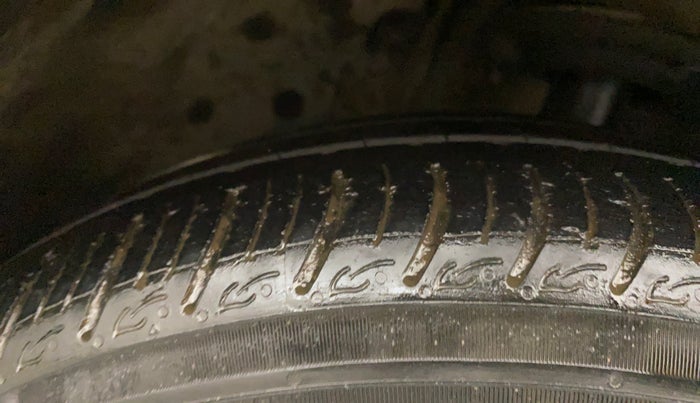 2018 Tata Tiago XZ PETROL, Petrol, Manual, 86,322 km, Right Front Tyre Tread