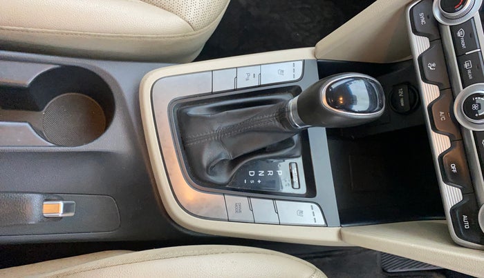 2021 Hyundai New Elantra 2.0 SX(O) AT PETROL, Petrol, Automatic, 52,041 km, Gear Lever