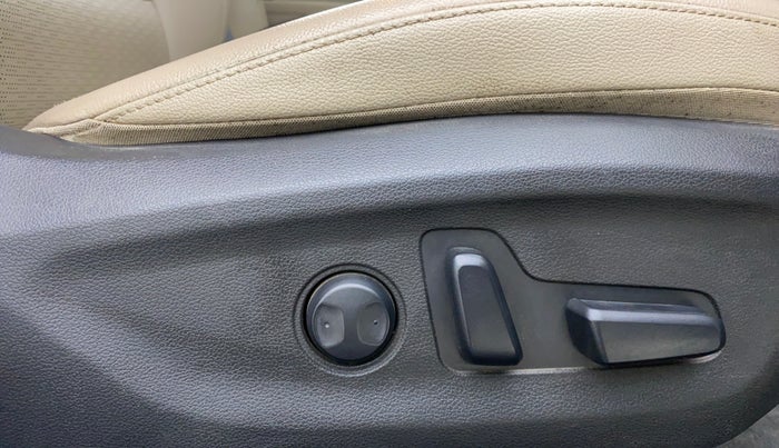 2021 Hyundai New Elantra 2.0 SX(O) AT PETROL, Petrol, Automatic, 52,041 km, Driver Side Adjustment Panel