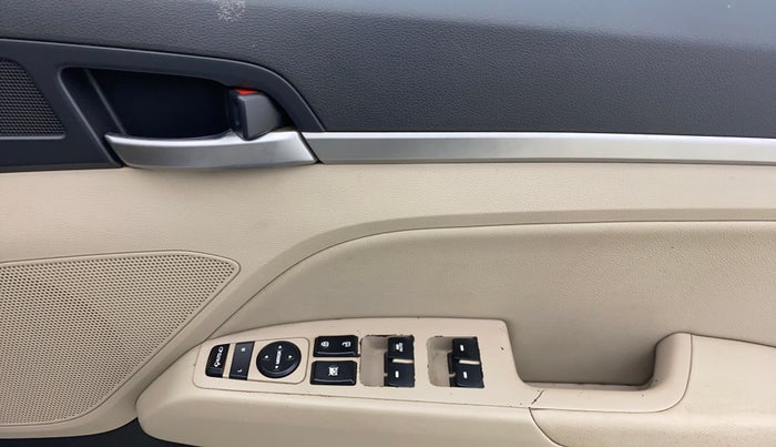 2021 Hyundai New Elantra 2.0 SX(O) AT PETROL, Petrol, Automatic, 52,041 km, Driver Side Door Panels Control