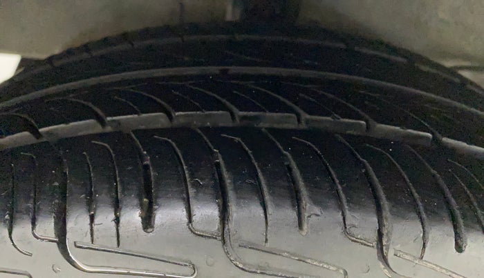 2019 Hyundai NEW SANTRO SPORTZ CNG, CNG, Manual, 69,189 km, Right Rear Tyre Tread