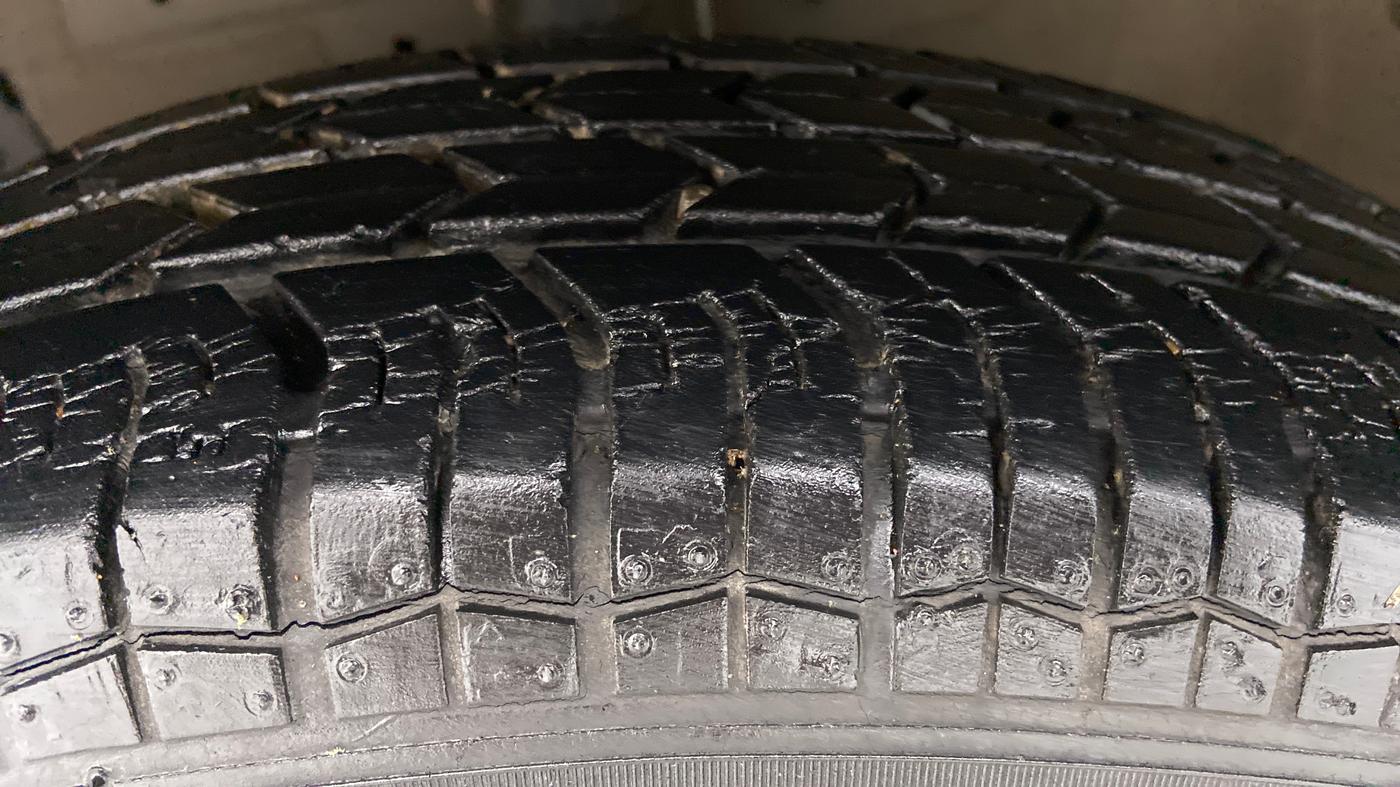 2014 Maruti Swift Dzire VXI, Petrol, Manual, 12,911 km, Left Front Tyre Tread