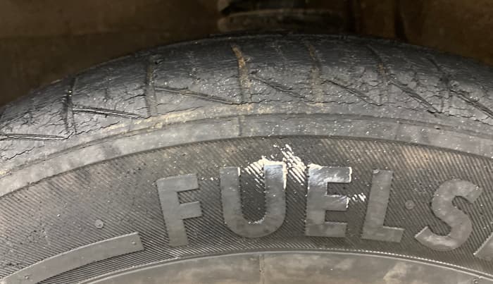2016 Maruti Alto 800 VXI, Petrol, Manual, 87,762 km, Left Front Tyre Tread