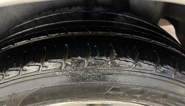 2015 Maruti Ciaz ZXI+, Petrol, Manual, 1,16,097 km, Left Rear Tyre Tread