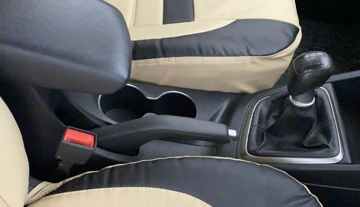 2019 Hyundai Verna 1.6 VTVT SX, Petrol, Manual, 70,488 km, Gear Lever