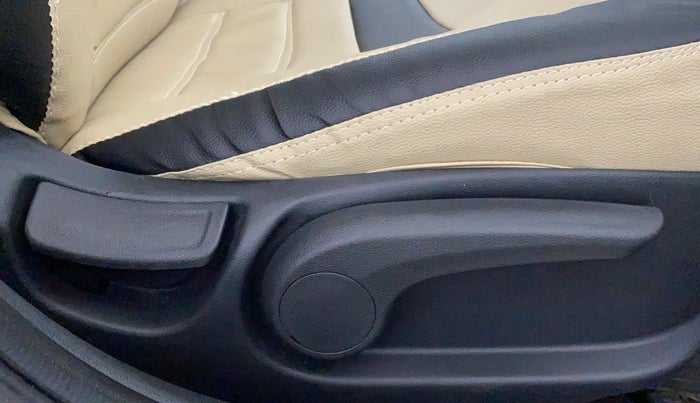 2019 Hyundai Verna 1.6 VTVT SX, Petrol, Manual, 70,488 km, Driver Side Adjustment Panel